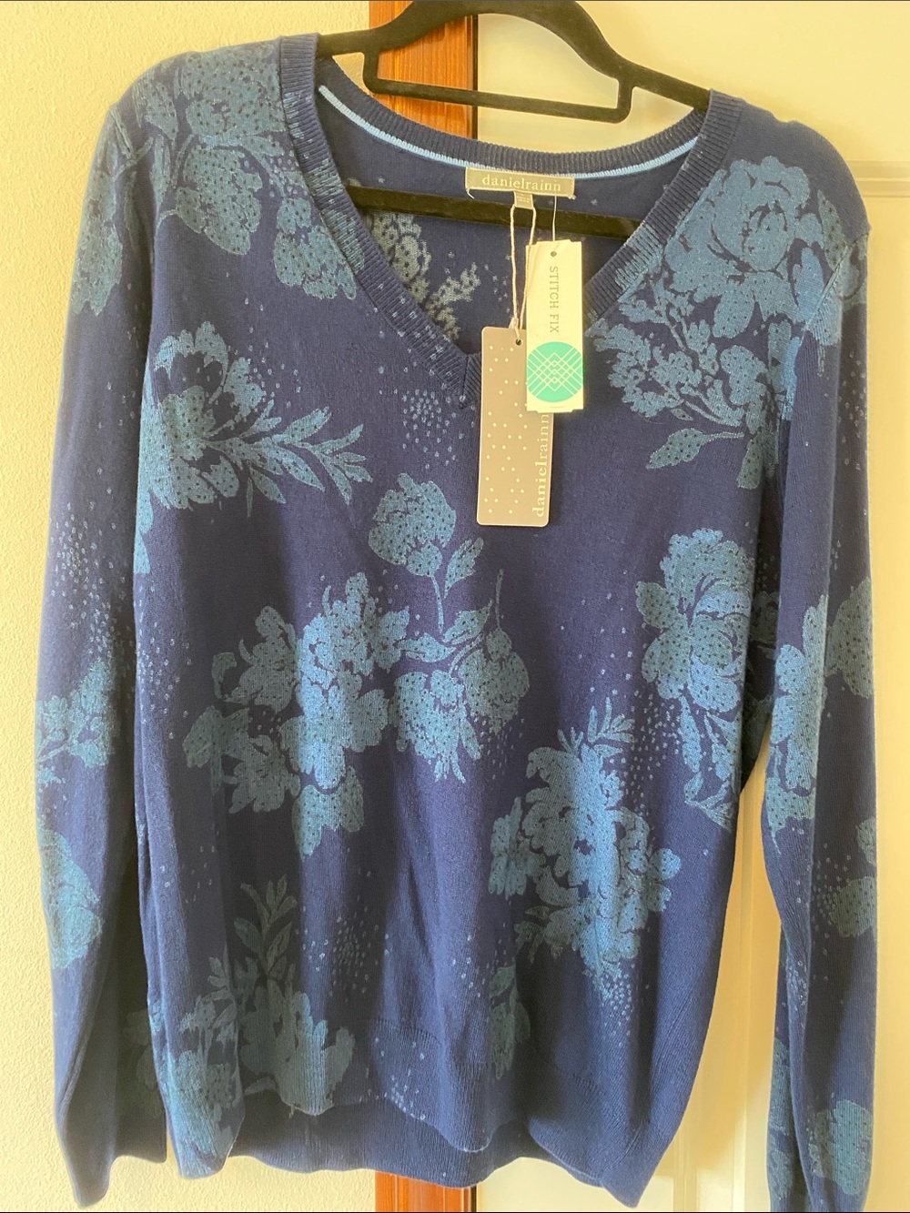 Daniel Rainn Navy & Blue Floral V-Neck Sweater